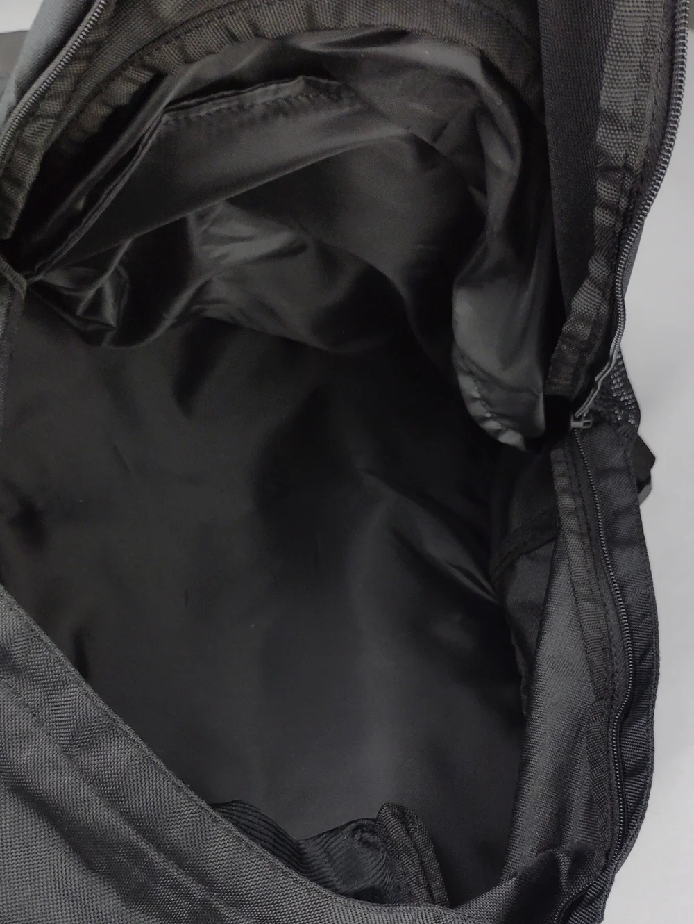 Capelli Sport zippered by section